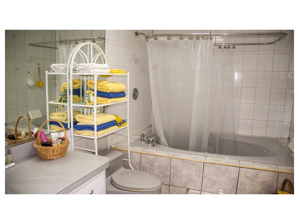 Silver Point Villa 自由港市 外观 照片